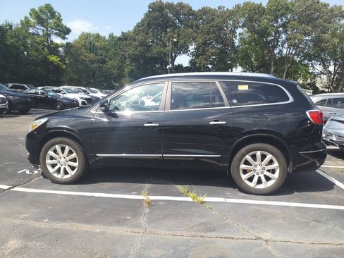 Used 2017 Buick Enclave Premium w/ Experience Buick Package FWD image 4