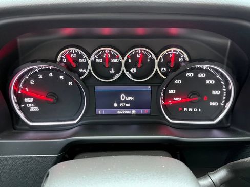 Used 2022 Chevrolet Silverado 1500 Custom w/ Safety Confidence Package AWD/4WD image 18