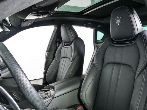Used 2022 Maserati Levante Modena AWD/4WD image 3