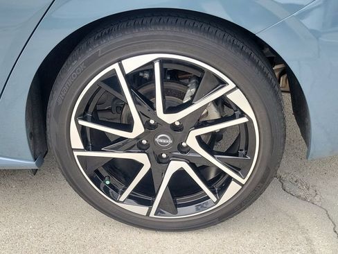 Certified 2024 Nissan Sentra SR w/ SR Premium Package FWD image 12