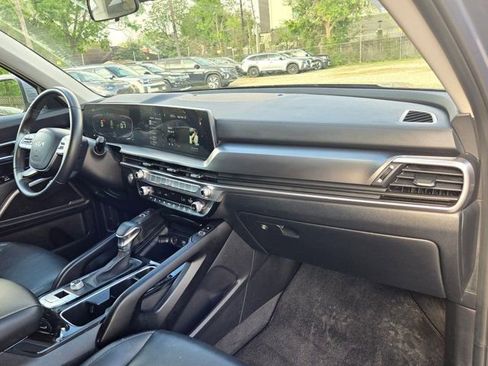Used 2025 Kia Telluride S image 31