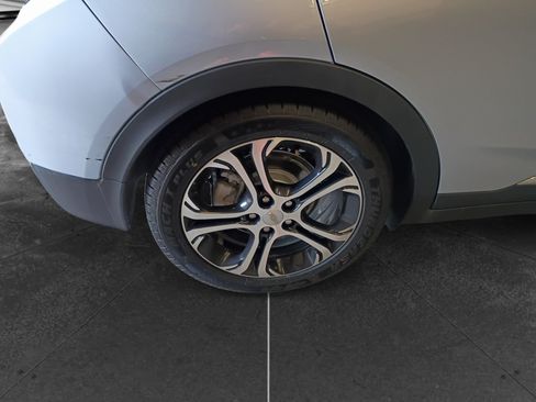 Used 2017 Chevrolet Bolt Premier FWD image 9