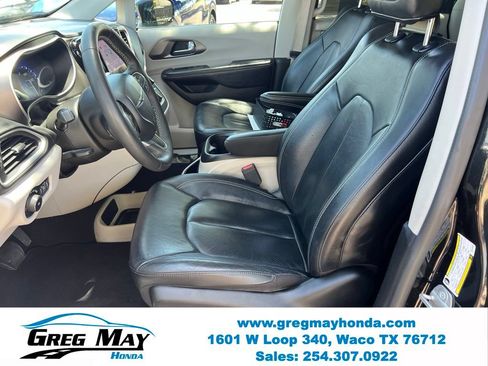 Used 2022 Chrysler Pacifica Touring-L FWD image 23