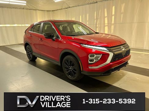 Used 2023 Mitsubishi Eclipse Cross LE image 1