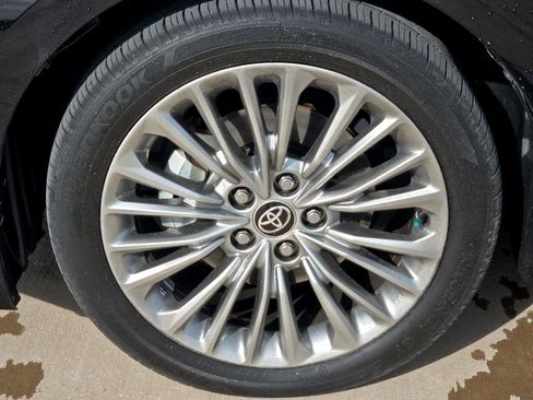 Used 2021 Toyota Avalon Limited w/ Advanced Safety Package image 9