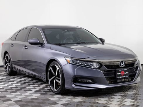 Used 2018 Honda Accord Sport image 11