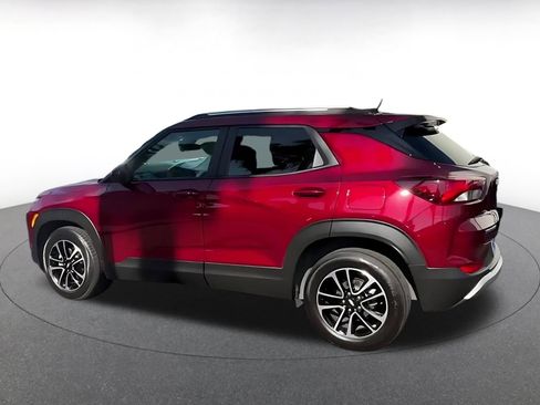 Used 2025 Chevrolet TrailBlazer LT FWD image 10