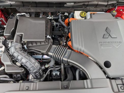 New 2025 Mitsubishi Outlander SE image 30