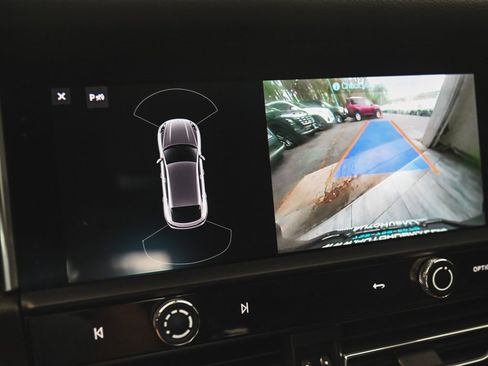 Used 2023 Porsche Macan image 19