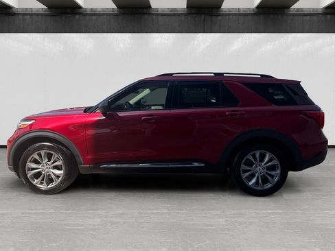 Used 2022 Ford Explorer XLT w/ Equipment Group 202A RWD image 2