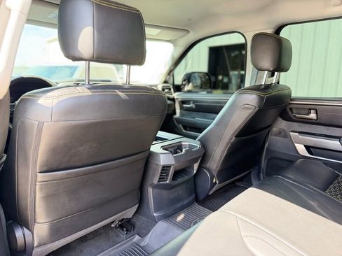 Used 2022 Toyota Tundra SR5 w/ SR5 Convenience Package AWD/4WD image 21