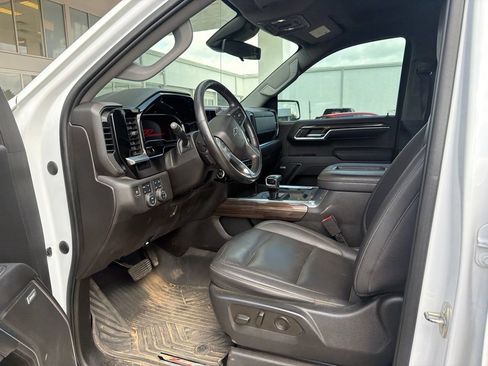 Used 2022 Chevrolet Silverado 1500 RST w/ Convenience Package II AWD/4WD image 9