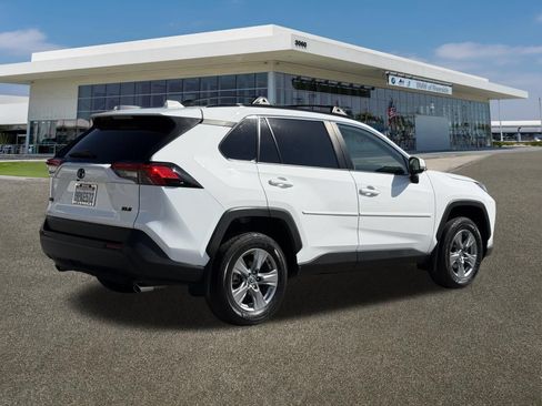 Used 2024 Toyota RAV4 XLE w/ Convenience Package FWD image 9