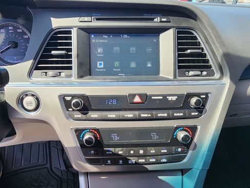 Used 2017 Hyundai Sonata Limited FWD image 17