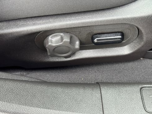 Used 2019 Ford Taurus SEL w/ Equipment Group 201A image 15