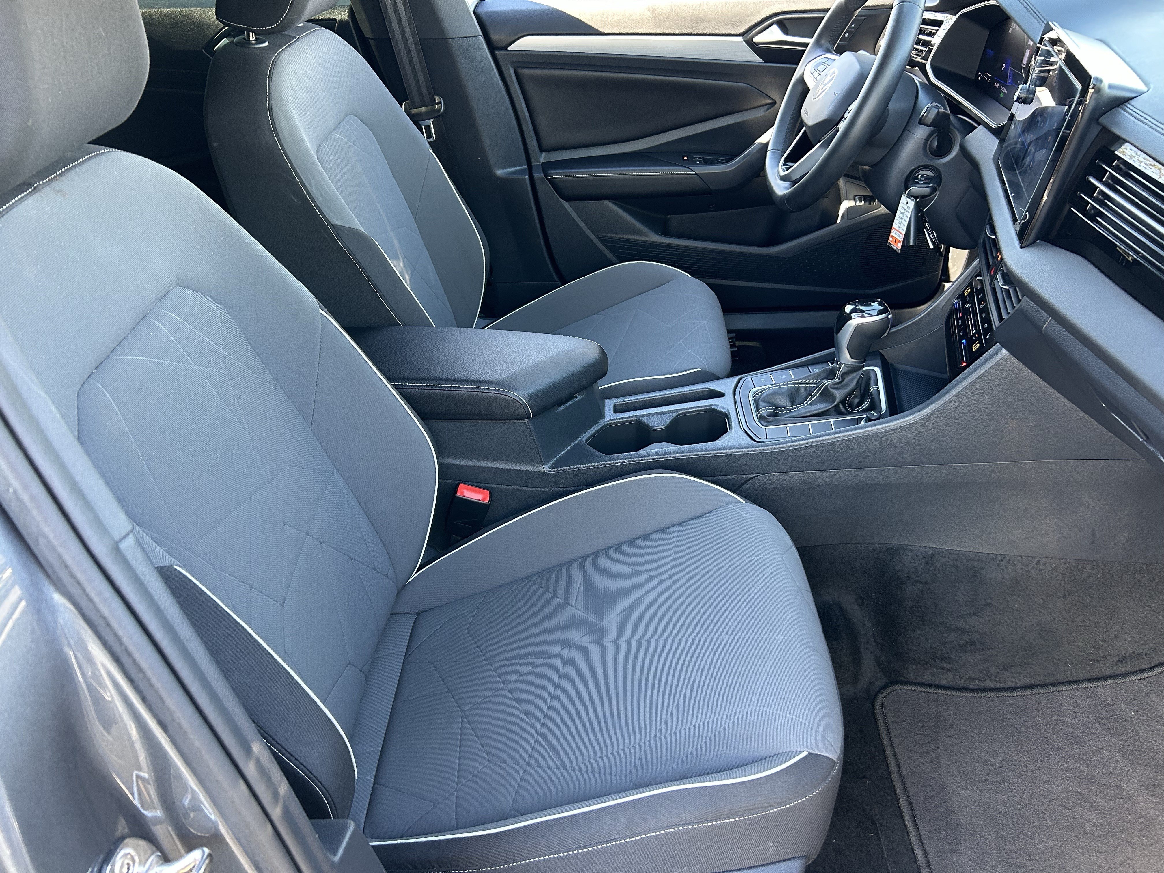 Used 2026 Volkswagen Jetta Sport FWD image 9