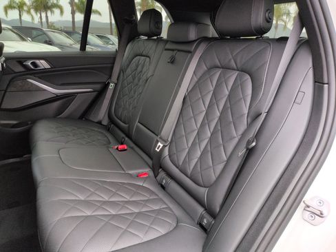 Certified 2025 BMW X5 M60i w/ Climate Comfort Package AWD/4WD image 31