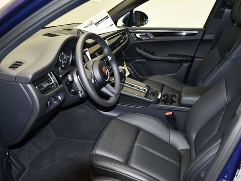 New 2026 Porsche Macan AWD/4WD image 5