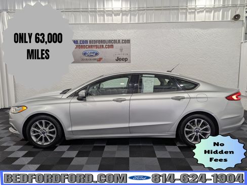 Used 2017 Ford Fusion SE w/ Fusion SE Technology Package FWD image 1