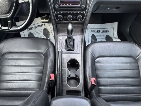 Used 2017 Volkswagen Passat 1.8T SEL Premium image 21