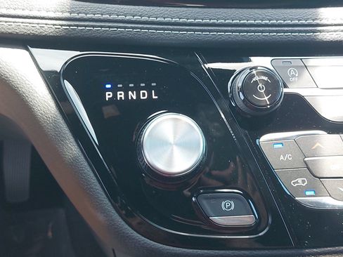New 2026 Chrysler Pacifica Select FWD image 24