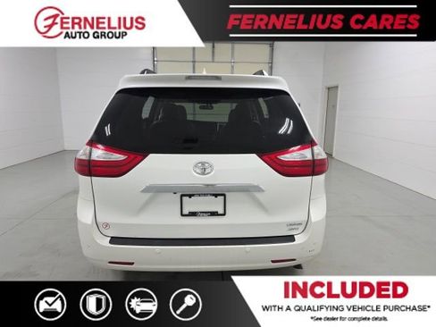 Used 2017 Toyota Sienna Limited Premium image 6
