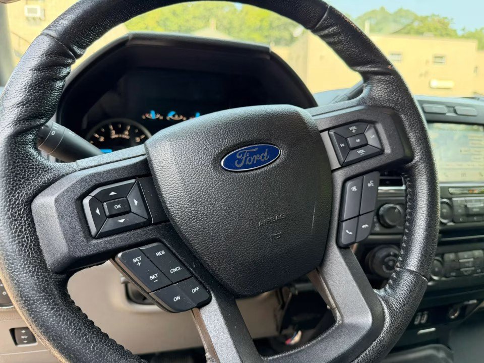 Used 2016 Ford F150 XLT w/ Equipment Group 302A Luxury AWD/4WD image 9