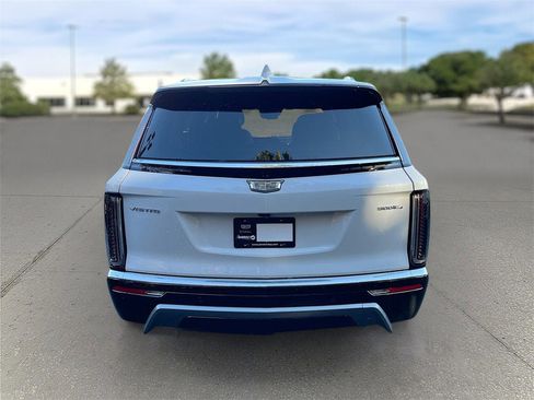 New 2026 Cadillac Vistiq Luxury image 5
