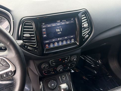 Used 2019 Jeep Compass Limited w/ Advanced Safety Group image 27