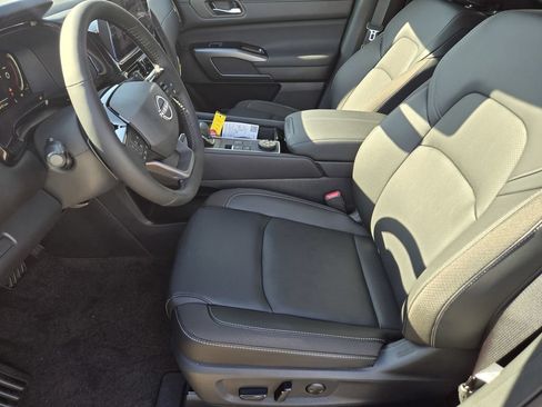New 2026 Nissan Pathfinder SL w/ SL Premium Package (P04) AWD/4WD image 12