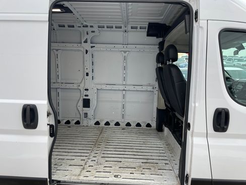Used 2020 RAM ProMaster 2500 w/ Interior Convenience Group image 27