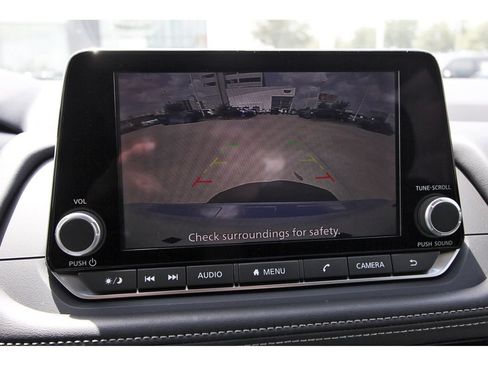 Used 2024 Nissan Rogue SV AWD/4WD image 12