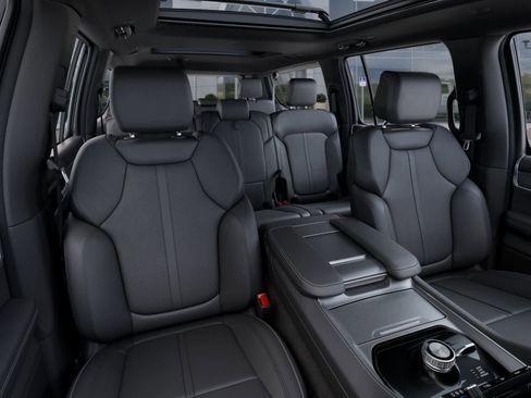 New 2025 Jeep Wagoneer L Series II w/ Premium Group I image 16