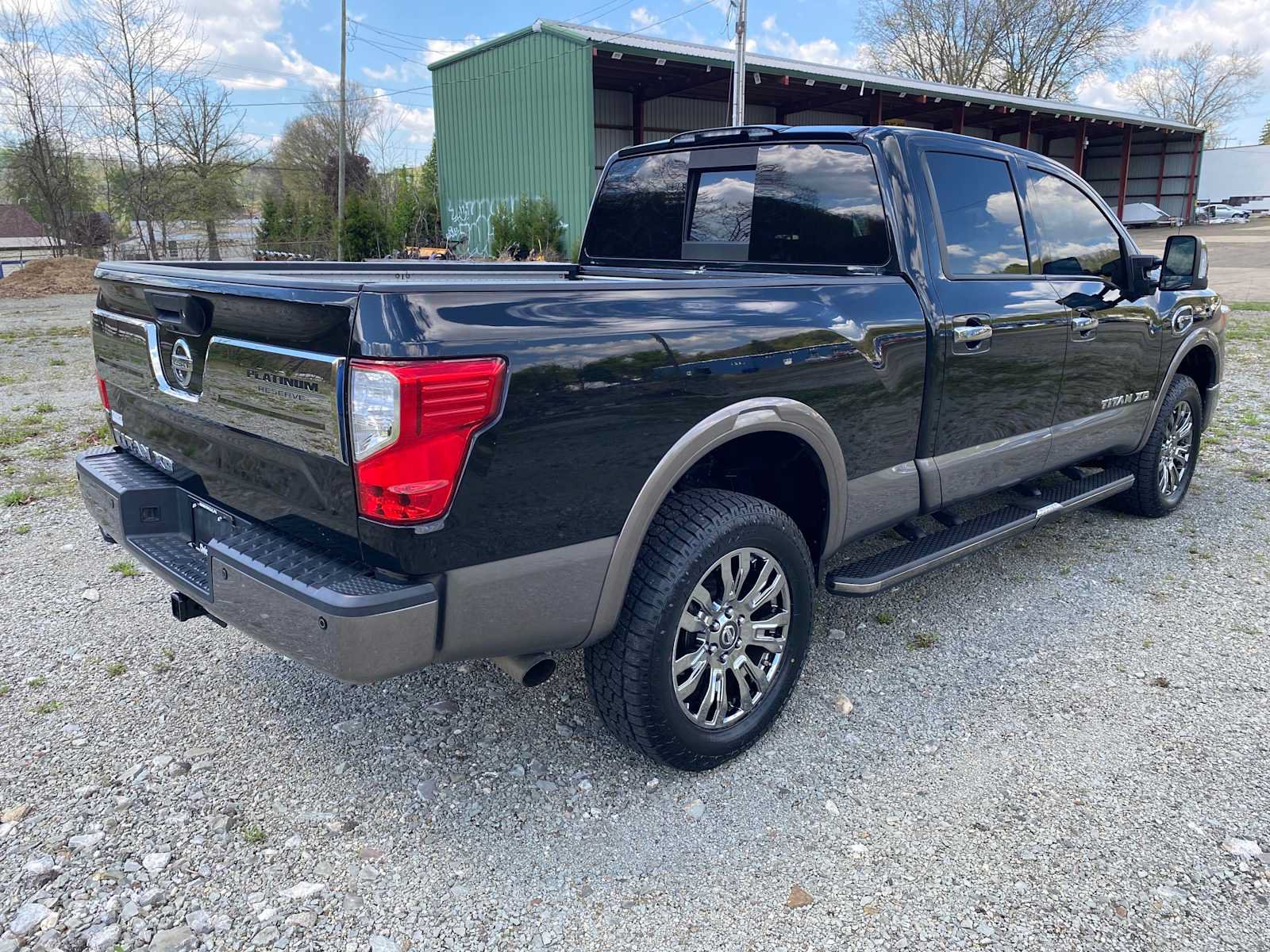 Used 2018 Nissan Titan Platinum Reserve w/ Platinum Utility Package AWD/4WD image 4