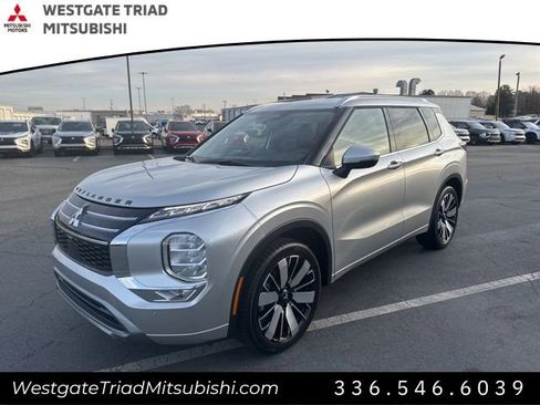 New 2026 Mitsubishi Outlander SEL FWD image 3