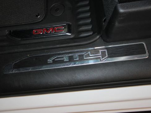Used 2026 GMC Sierra 1500 AT4 w/ AT4 Premium Package AWD/4WD image 7