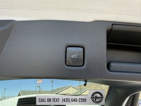 Used 2025 Ford Escape Platinum image 33