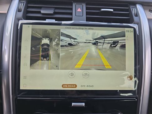 New 2026 Land Rover Discovery Limited Edition image 25