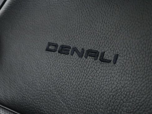 Used 2022 GMC Yukon XL Denali AWD/4WD image 27