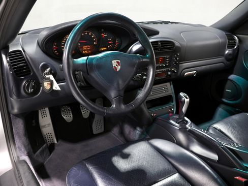 Used 2002 Porsche 911 Turbo AWD/4WD image 3