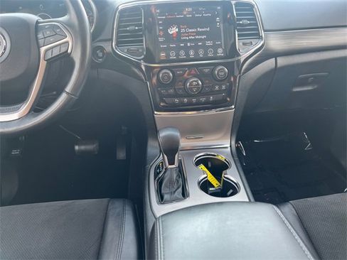 Used 2021 Jeep Grand Cherokee Laredo X image 15