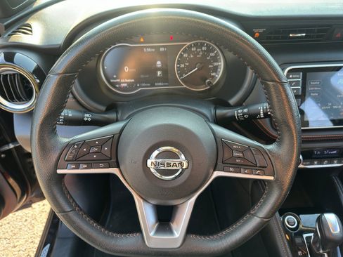 Used 2020 Nissan Kicks SR FWD image 17