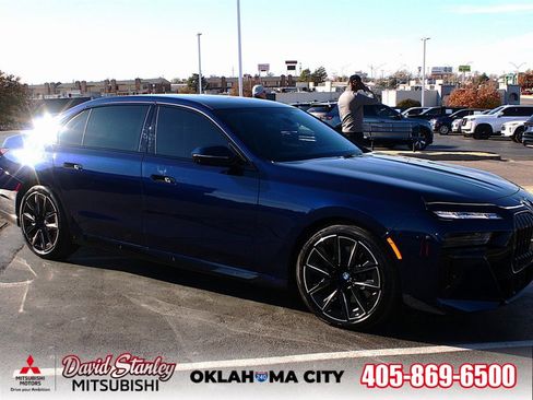 Used 2025 BMW 760i xDrive w/ Executive Package image 1