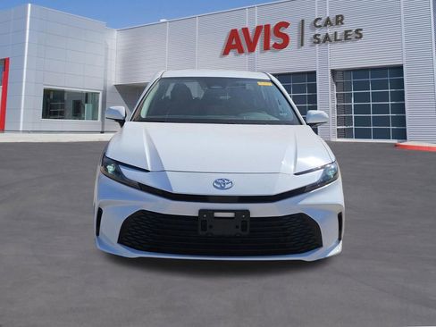 Used 2025 Toyota Camry LE image 10