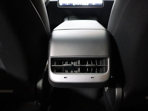 Used 2023 Tesla Model Y Long Range image 40