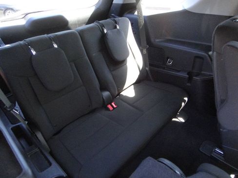 Used 2021 Ford Explorer XLT AWD/4WD image 15