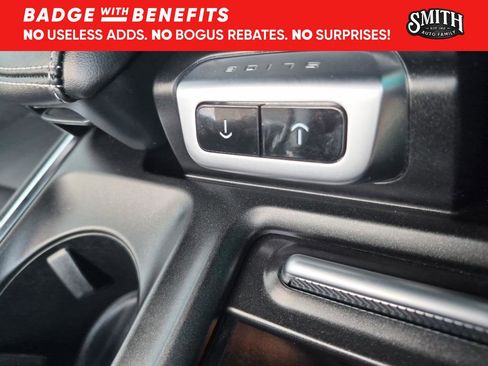 Used 2025 Ford Expedition Platinum w/ Stealth Performance Package AWD/4WD image 36