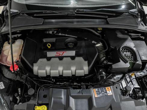 Used 2017 Ford Focus ST FWD image 45