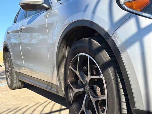 Used 2019 Alfa Romeo Stelvio Ti image 5
