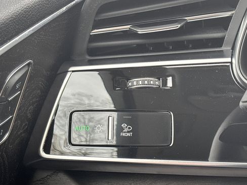 Used 2022 Audi Q7 3.0T Prestige image 21